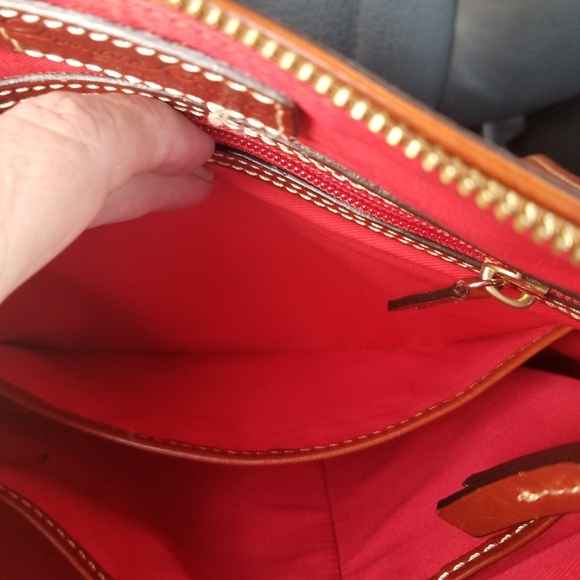 Dooney & Bourke triple zipper crossbody handbag. Yellow & Brown. - Picture 8 of 16